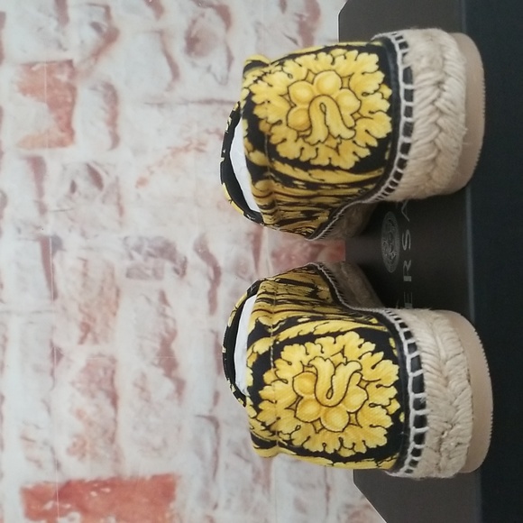 New Versace Barocco-Print Canvas Espadrilles - Picture 5 of 10